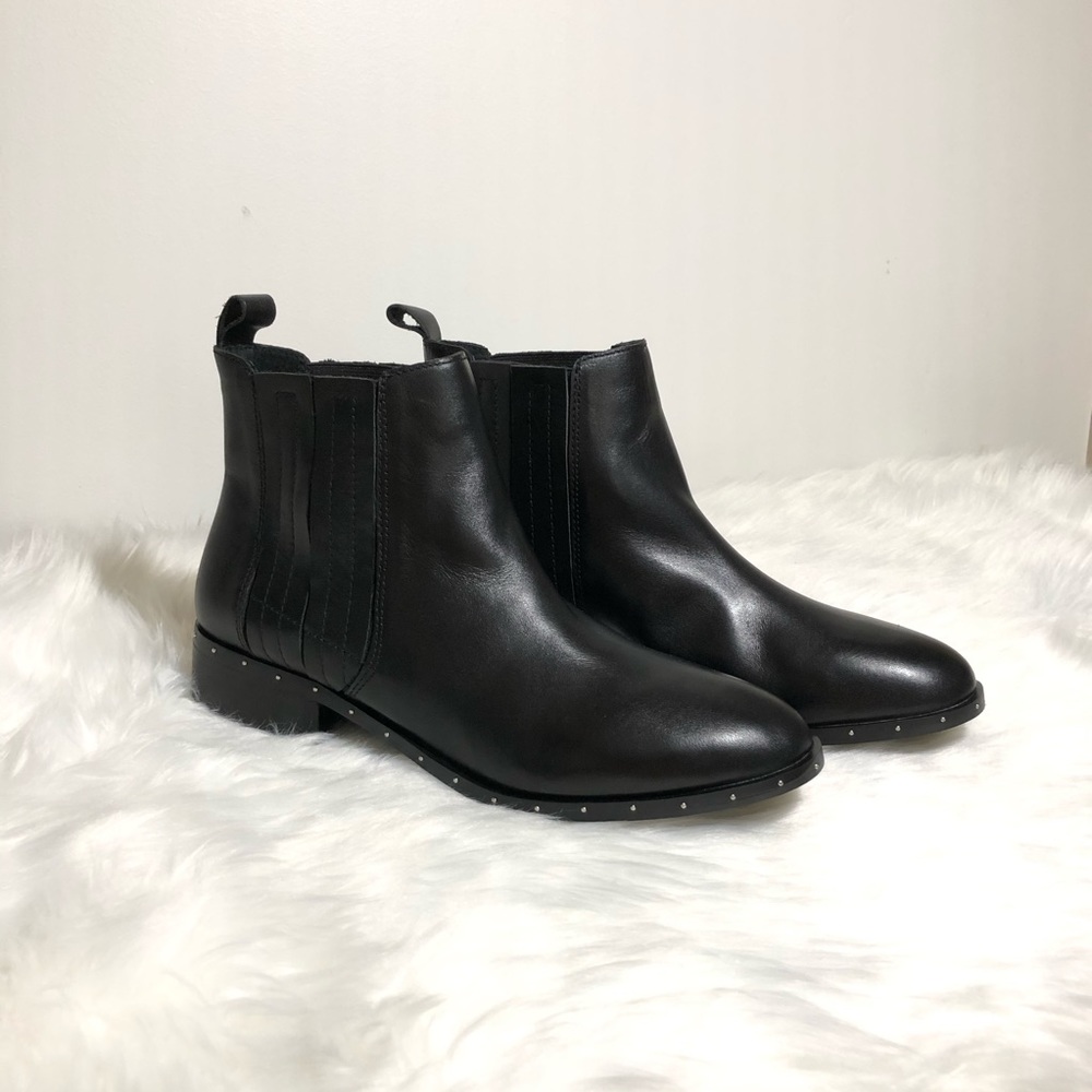 NWOB Steve Madden Studded “Orchid” Booties